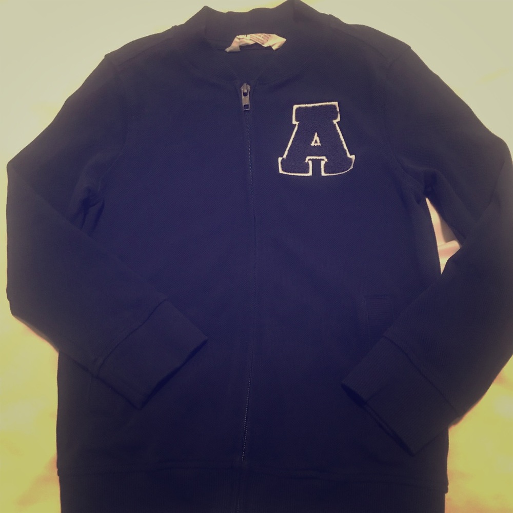 H&M sweater size 6-8 youth never worn without tags